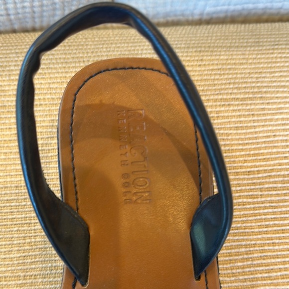 Kenneth Cole Reaction Women’s Size 7.5 Menorcan Sandals - Picture 2 of 4